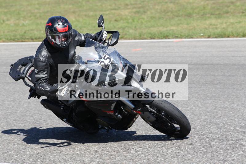 Archiv-2025/48 25.08.2025 Cornu Master School ADR/gruen-vert/25